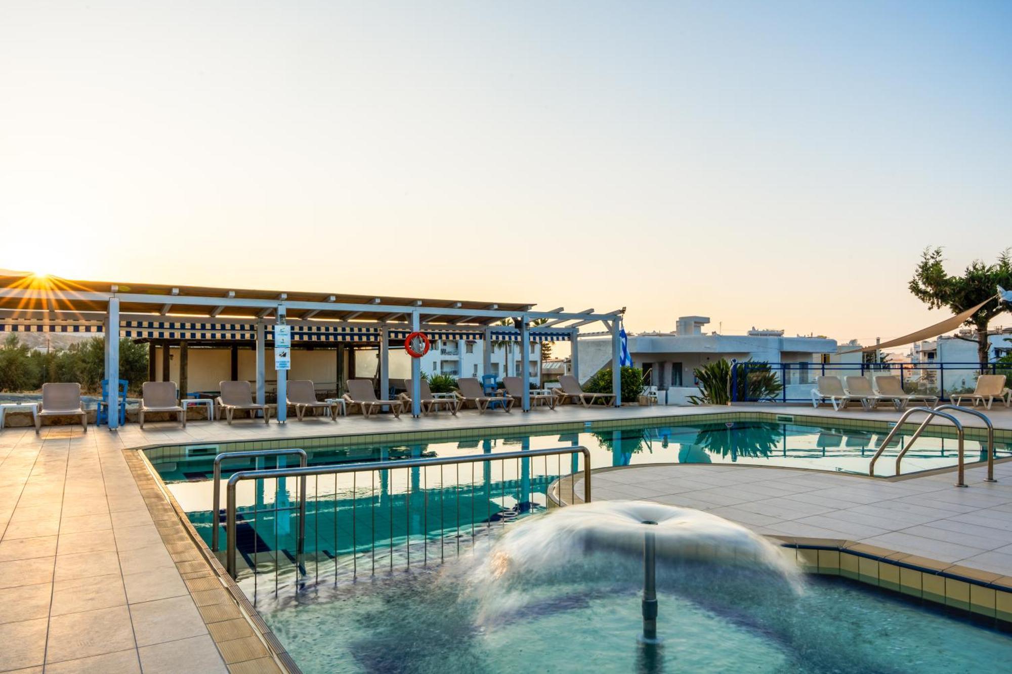 Stalida Sergiani Garden Hotel Apartments מראה חיצוני תמונה