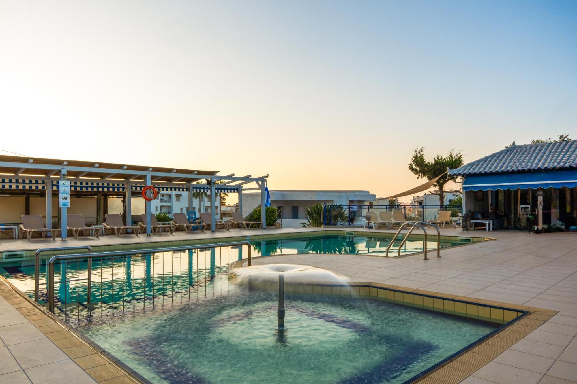Stalida Sergiani Garden Hotel Apartments מראה חיצוני תמונה